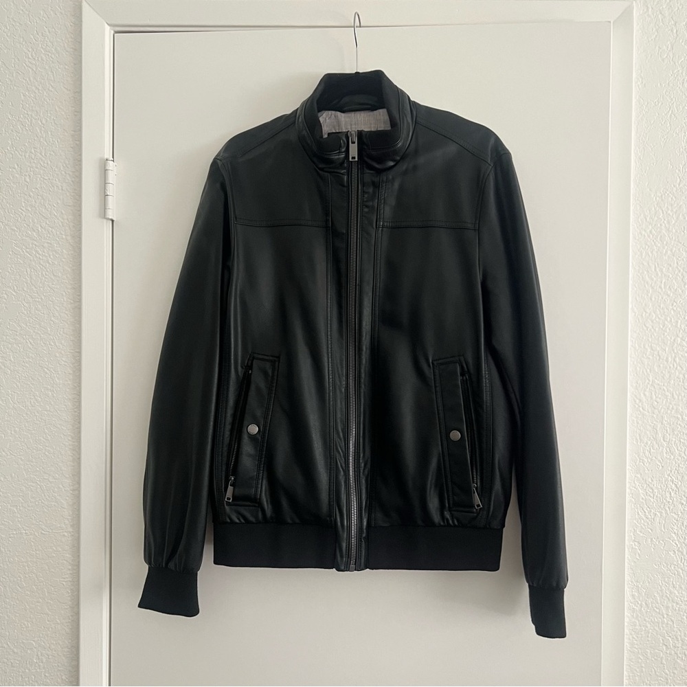 DKNY Men's Black Leather Jacket (small)